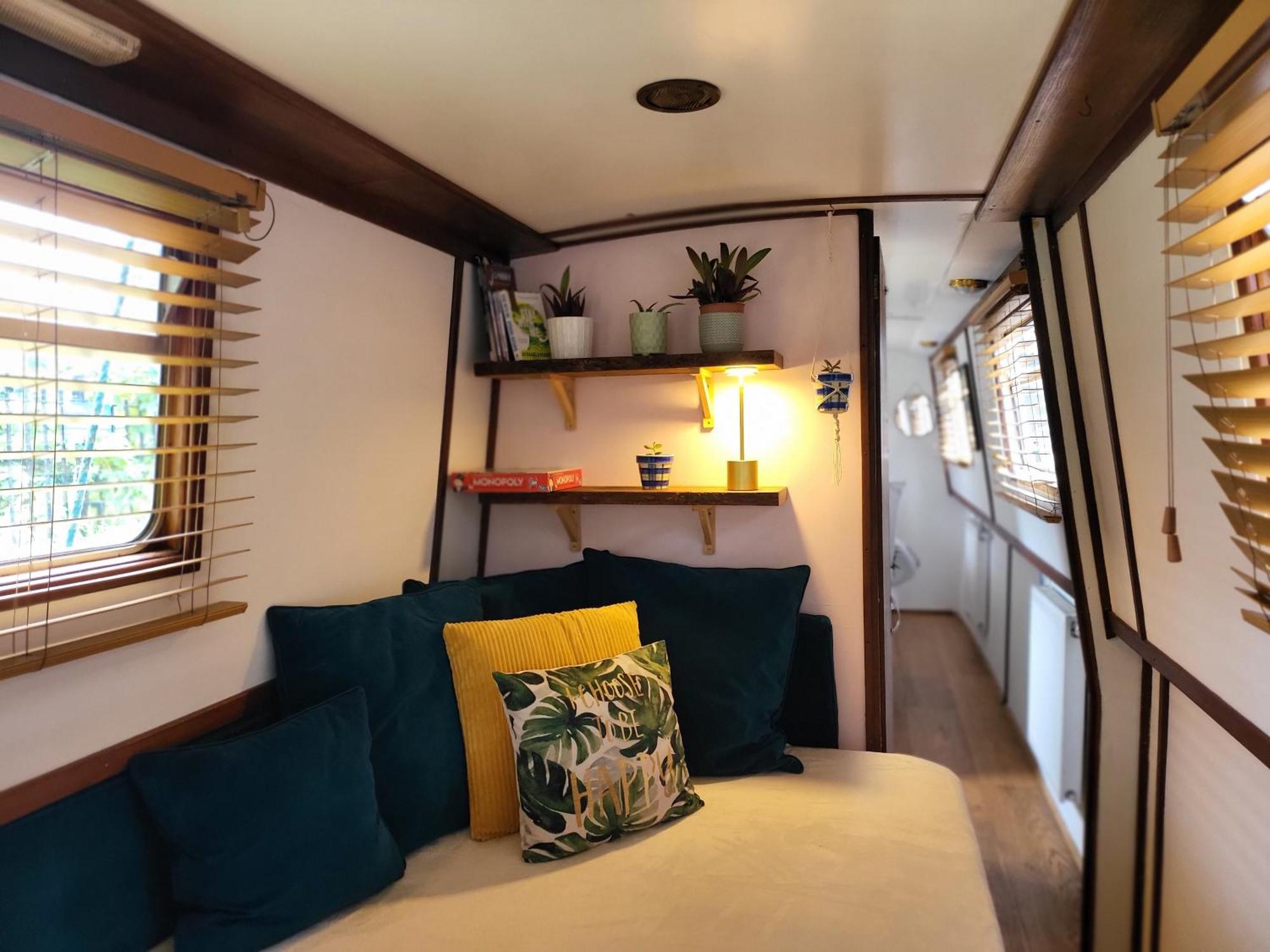 Lovely Canal Boat In Little Venice For Family & Friends ลอนดอน ภายนอก รูปภาพ